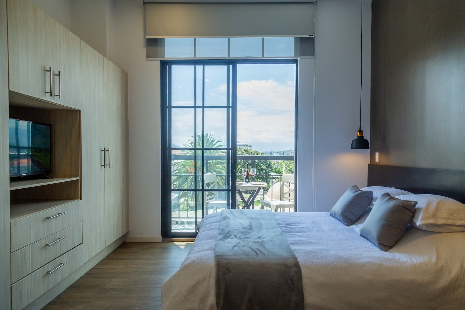 Mumbai Modern Studio